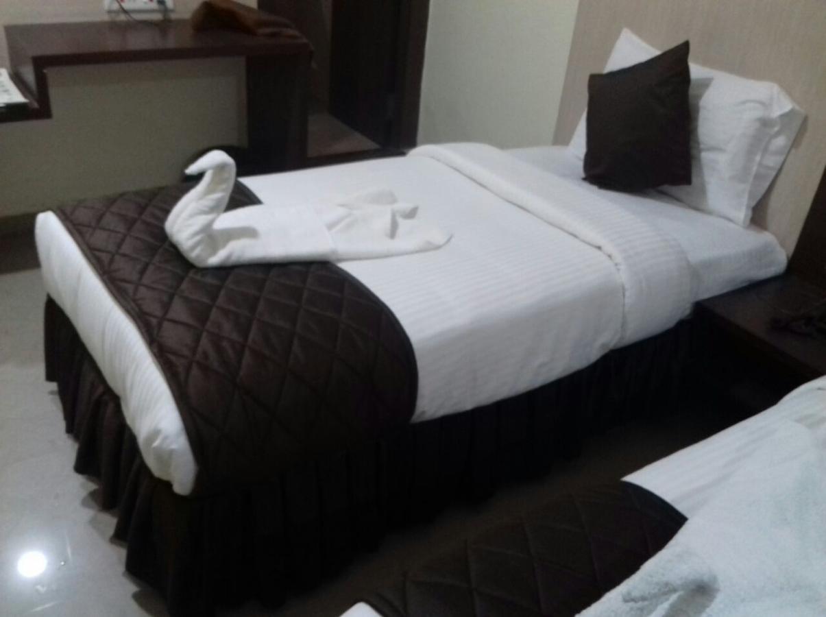 Hotel Tiruchendur Mani Iyer Palni Luaran gambar